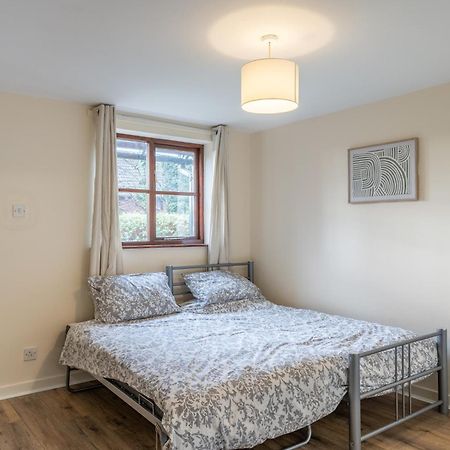 Modern Studio Flat In Wellington, Telford ウェリントン エクステリア 写真