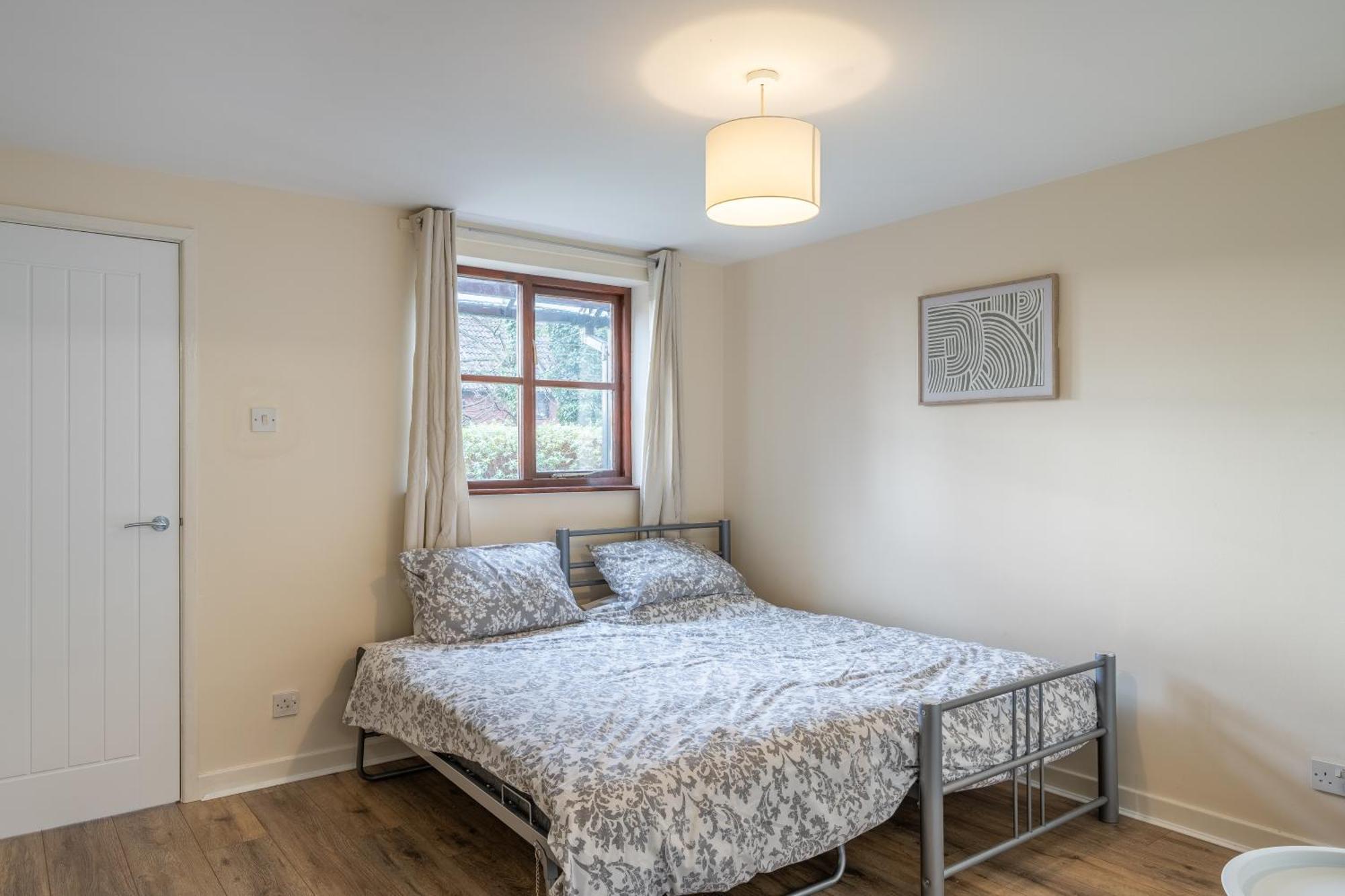 Modern Studio Flat In Wellington, Telford ウェリントン エクステリア 写真