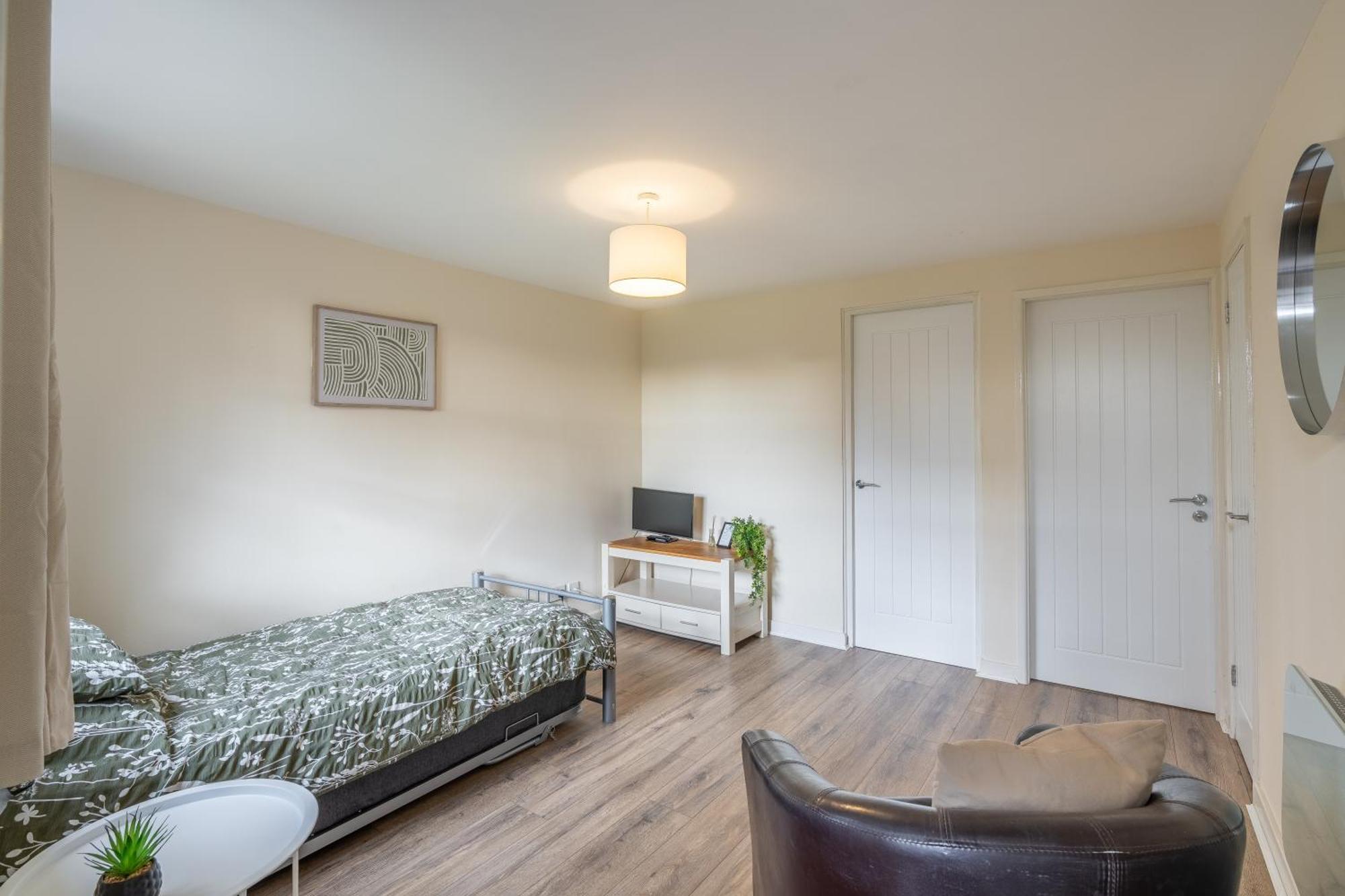 Modern Studio Flat In Wellington, Telford ウェリントン エクステリア 写真